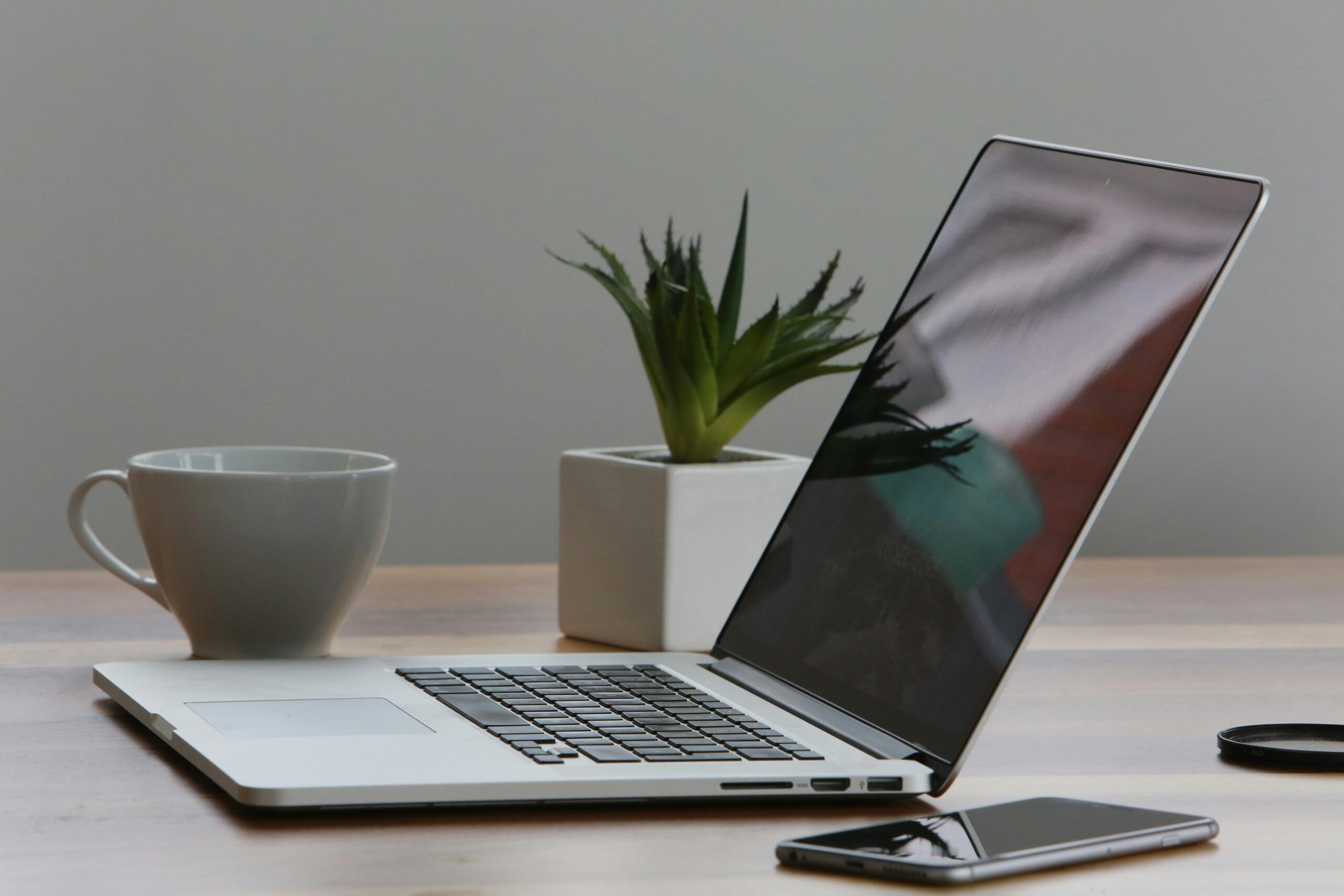 Jak oszczędzić przy zakupie smartfona i&nbsp;laptopa?