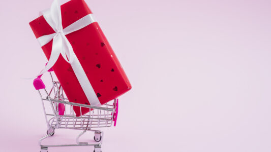 Jak nie dać się marketingowi walentynkowemu i&nbsp;zaoszczędzić?