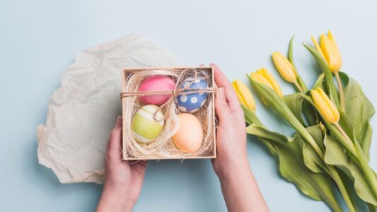 Wielkanocne wyprzedaże: tanie dekoracje i&nbsp;prezenty