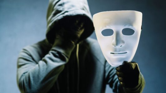 Czy tryb incognito naprawdę obniża ceny? Sprawdzamy mit!