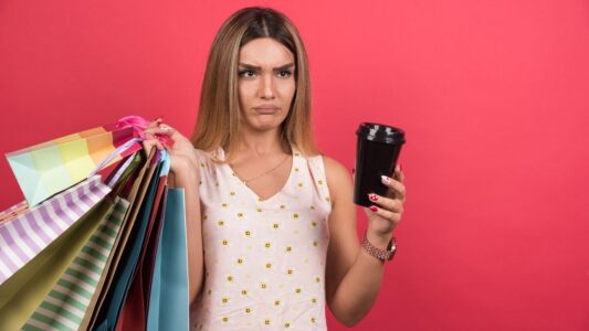 Jak sklepy zarabiają na darmowych zwrotach?